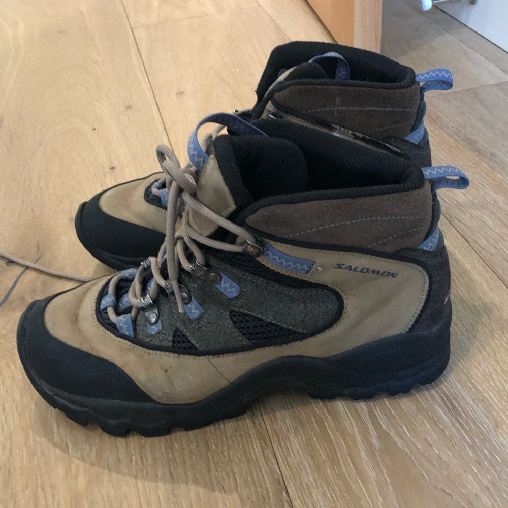 Salomon women’s hiking boot